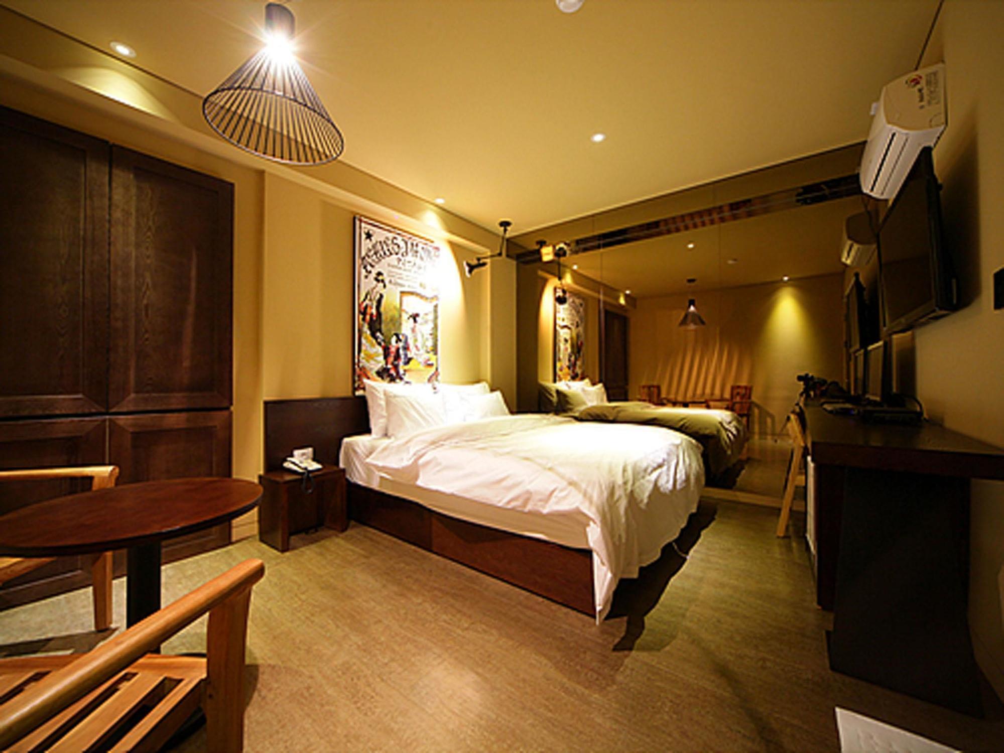 Sinchon Hotel Gaeul Seoul Bagian luar foto
