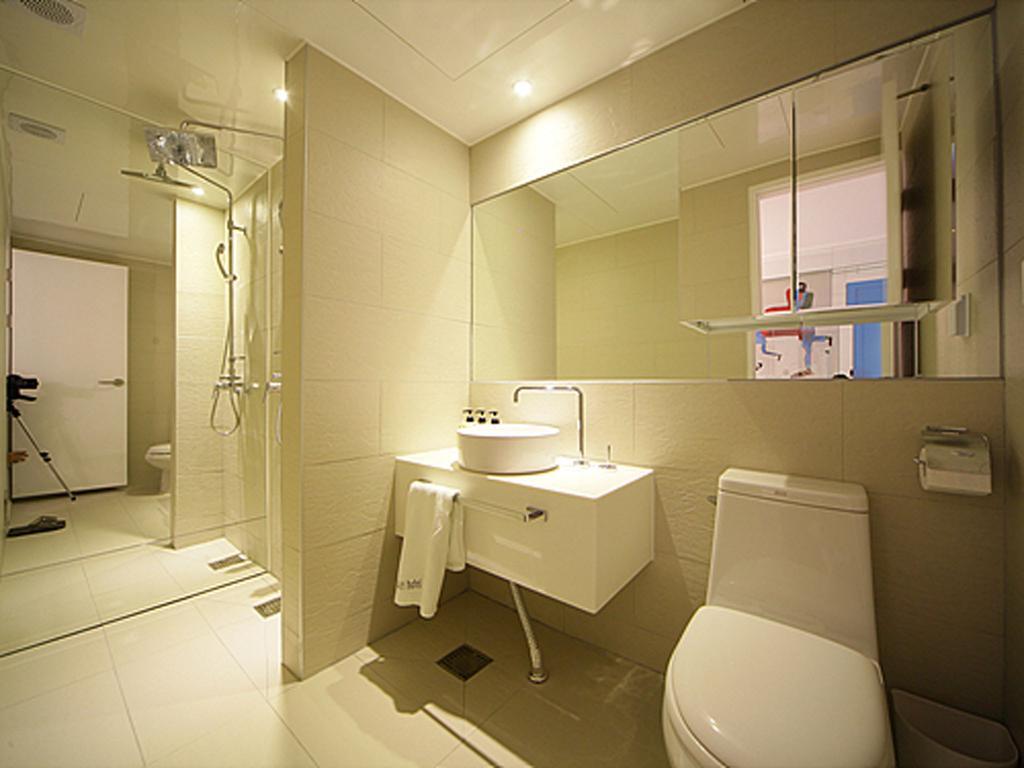 Sinchon Hotel Gaeul Seoul Bagian luar foto