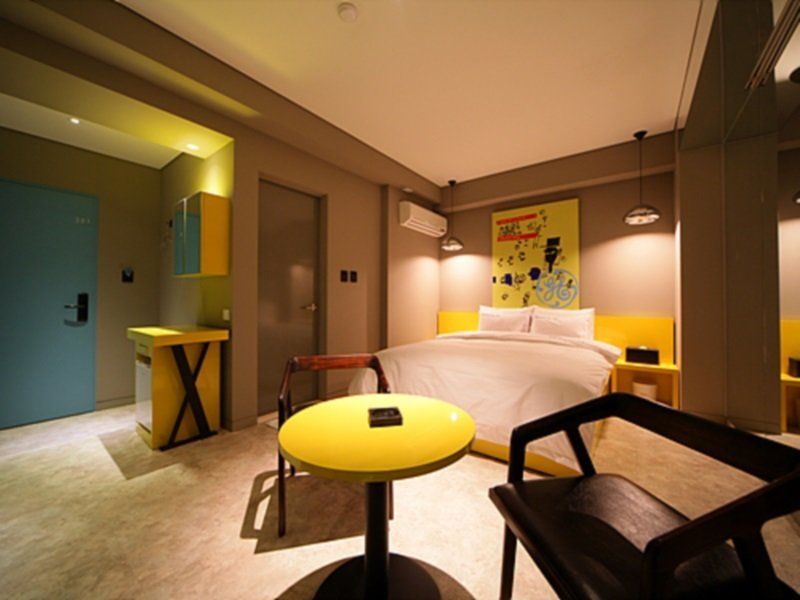 Sinchon Hotel Gaeul Seoul Bagian luar foto