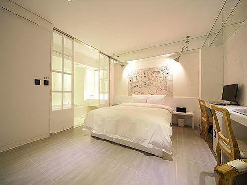 Sinchon Hotel Gaeul Seoul Bagian luar foto