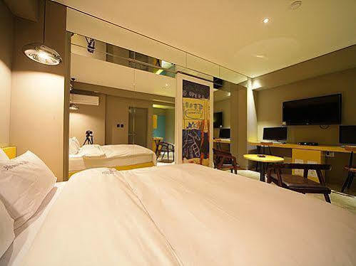 Sinchon Hotel Gaeul Seoul Bagian luar foto