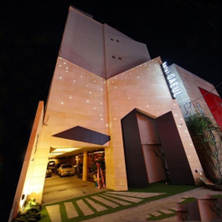 Sinchon Hotel Gaeul Seoul Bagian luar foto